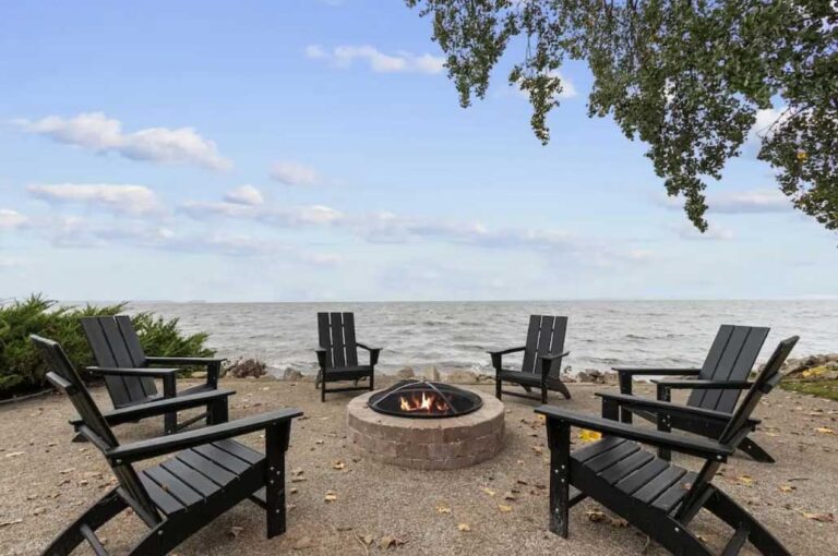 Hickory On The Lake
